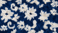 Aretha  fleurs bleu– Moquette de Luxe au Design Organique