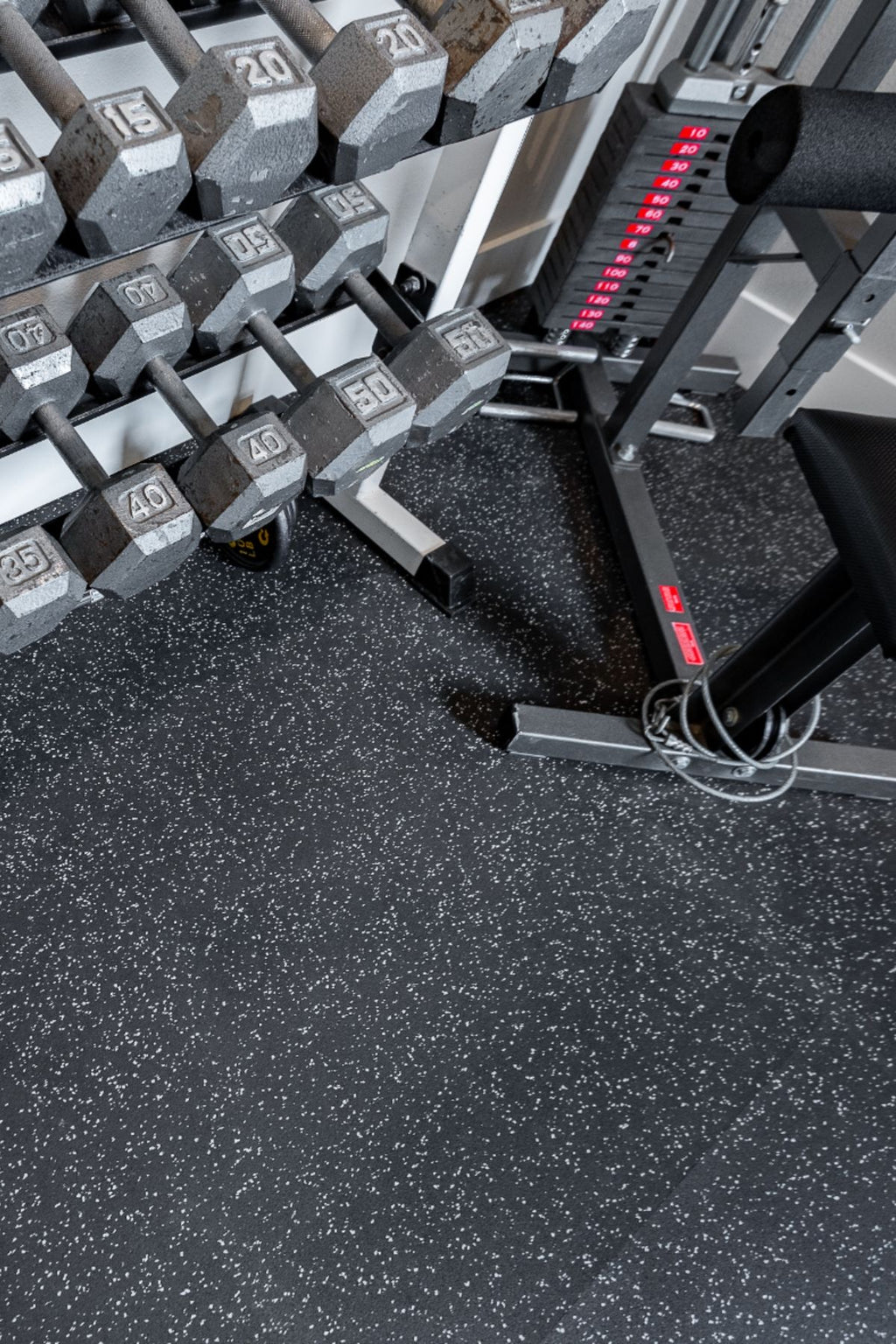 Revêtement de sol PVC Gerflor – Gris Moucheté rouge & Blanc