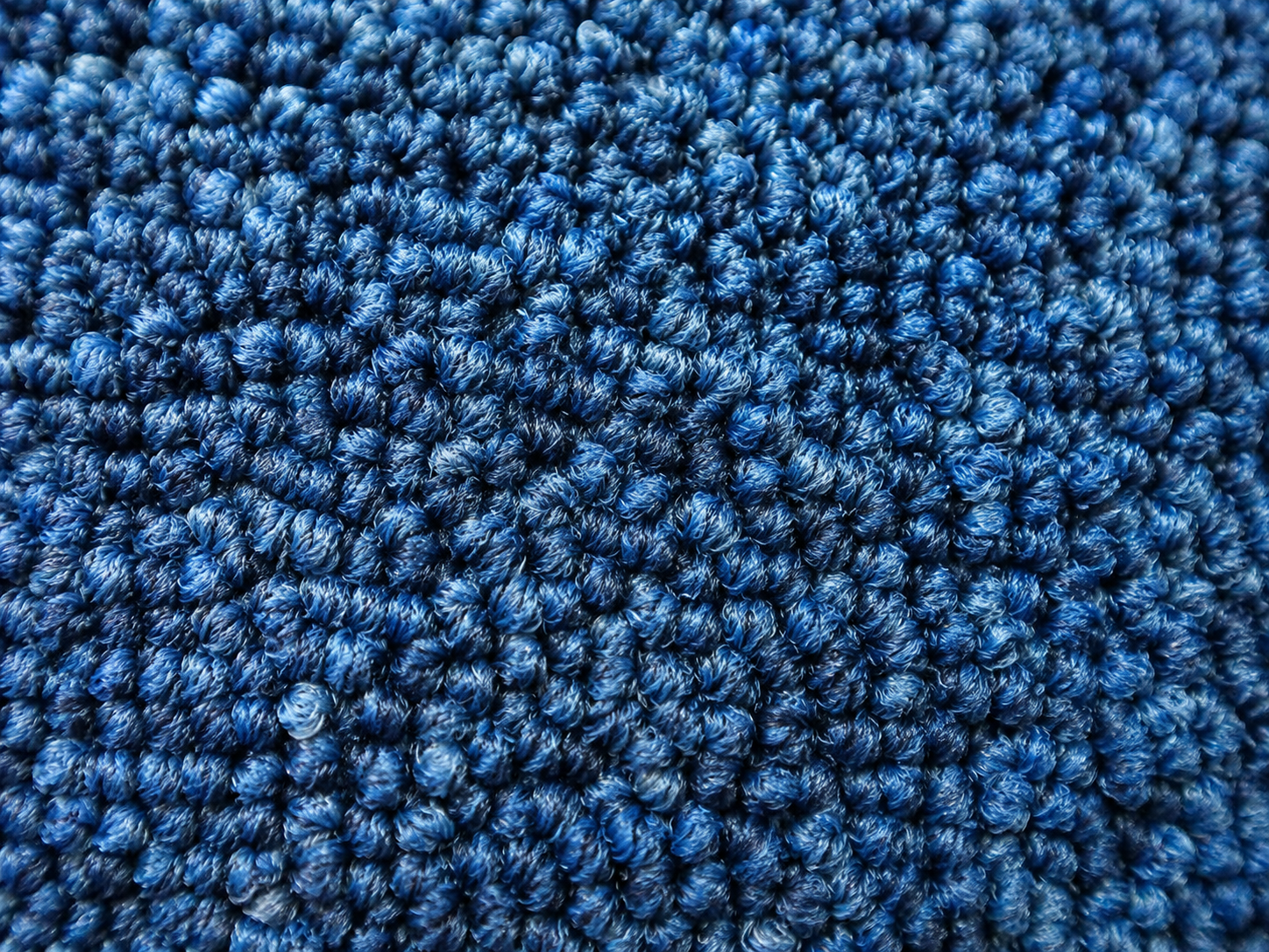 Moquette Bouclette bleu – Élégance, Confort et Résistance
