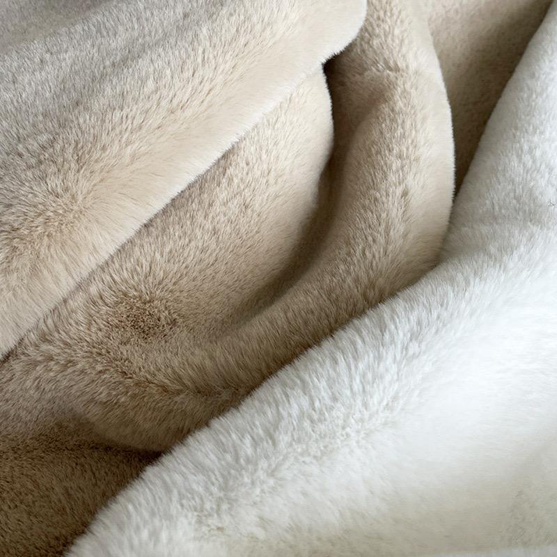 Tapis "Rabbit Touch" – L'Incomparable Douceur Peau de Lapin